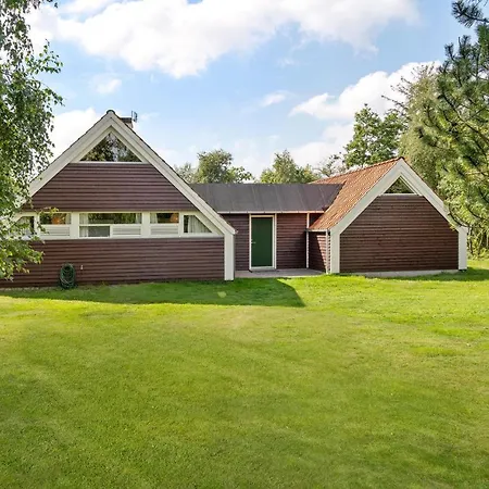 Сasa de vacaciones Two-bedroom In *